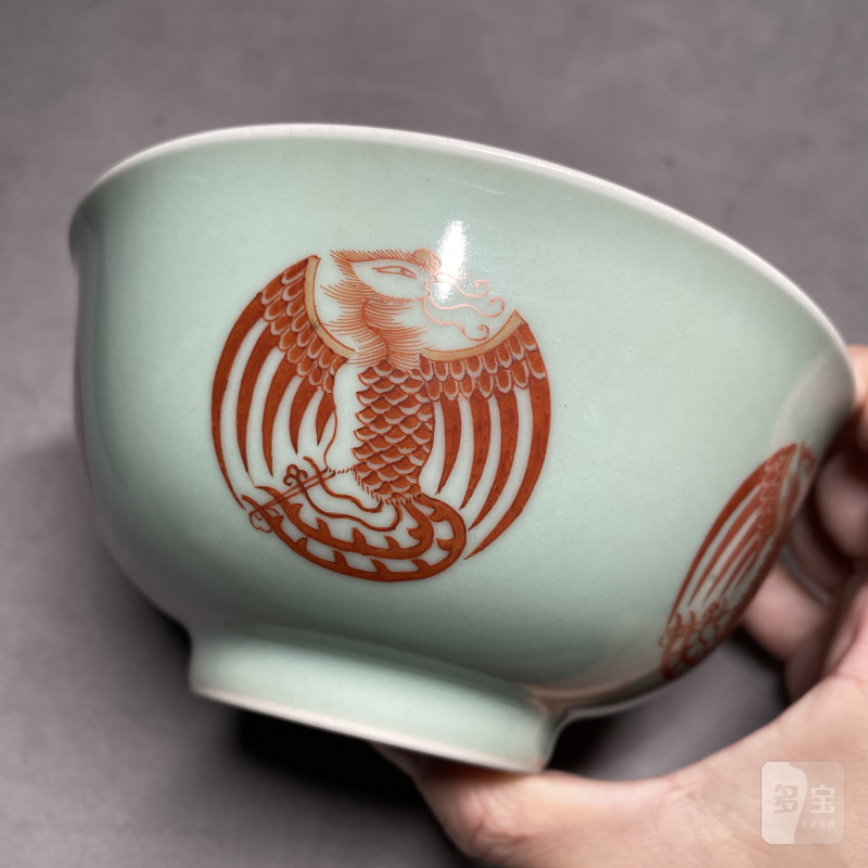 清乾隆 豆青釉矾红团凤纹碗 - 图8